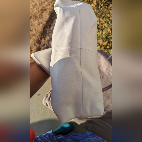 Bottega Veneta Lambskin Clutch - Picture 5 of 7